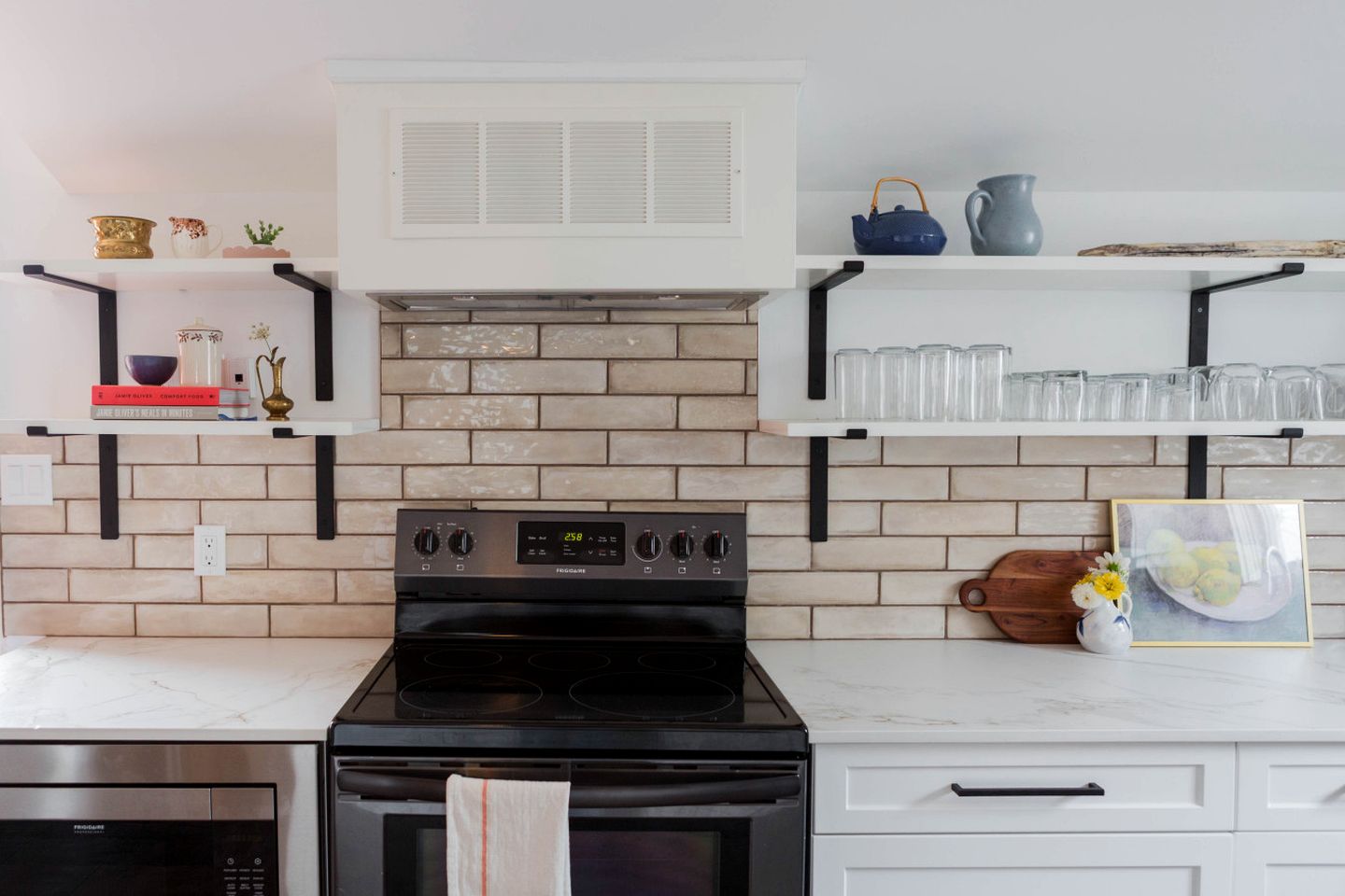 Charming Cottage with Firepit & Walk-to-Beach Access near Main Street in Wellington, Ontario