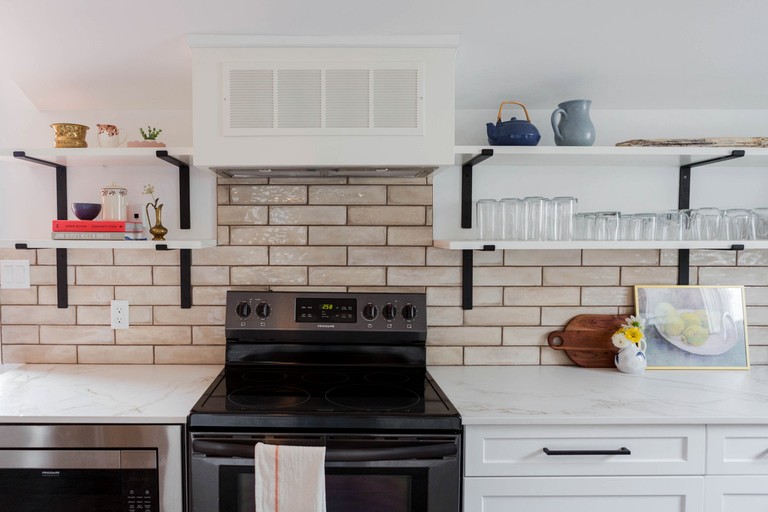 Cottages (Canada, Prince Edward, Ontario)