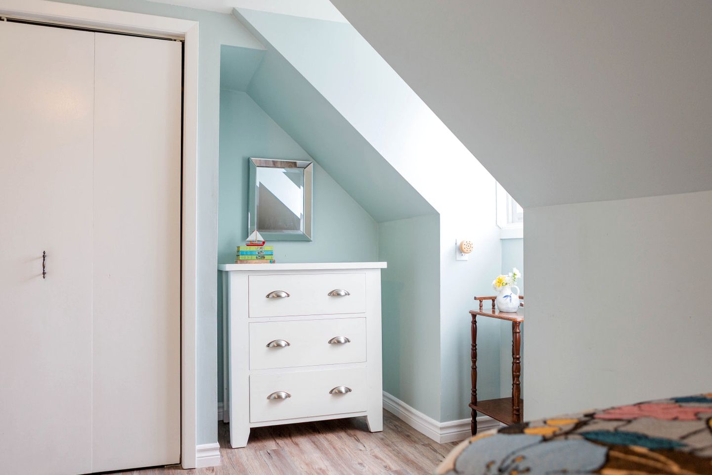 Charming Cottage with Firepit & Walk-to-Beach Access near Main Street in Wellington, Ontario