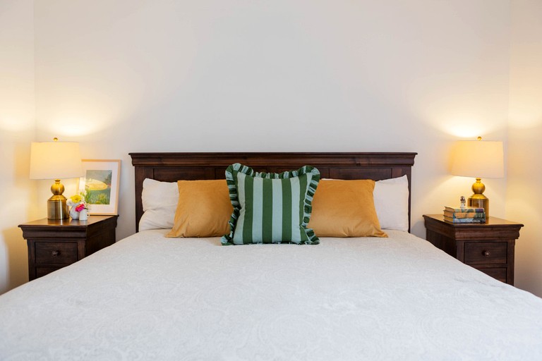 Cottages (Canada, Prince Edward, Ontario)