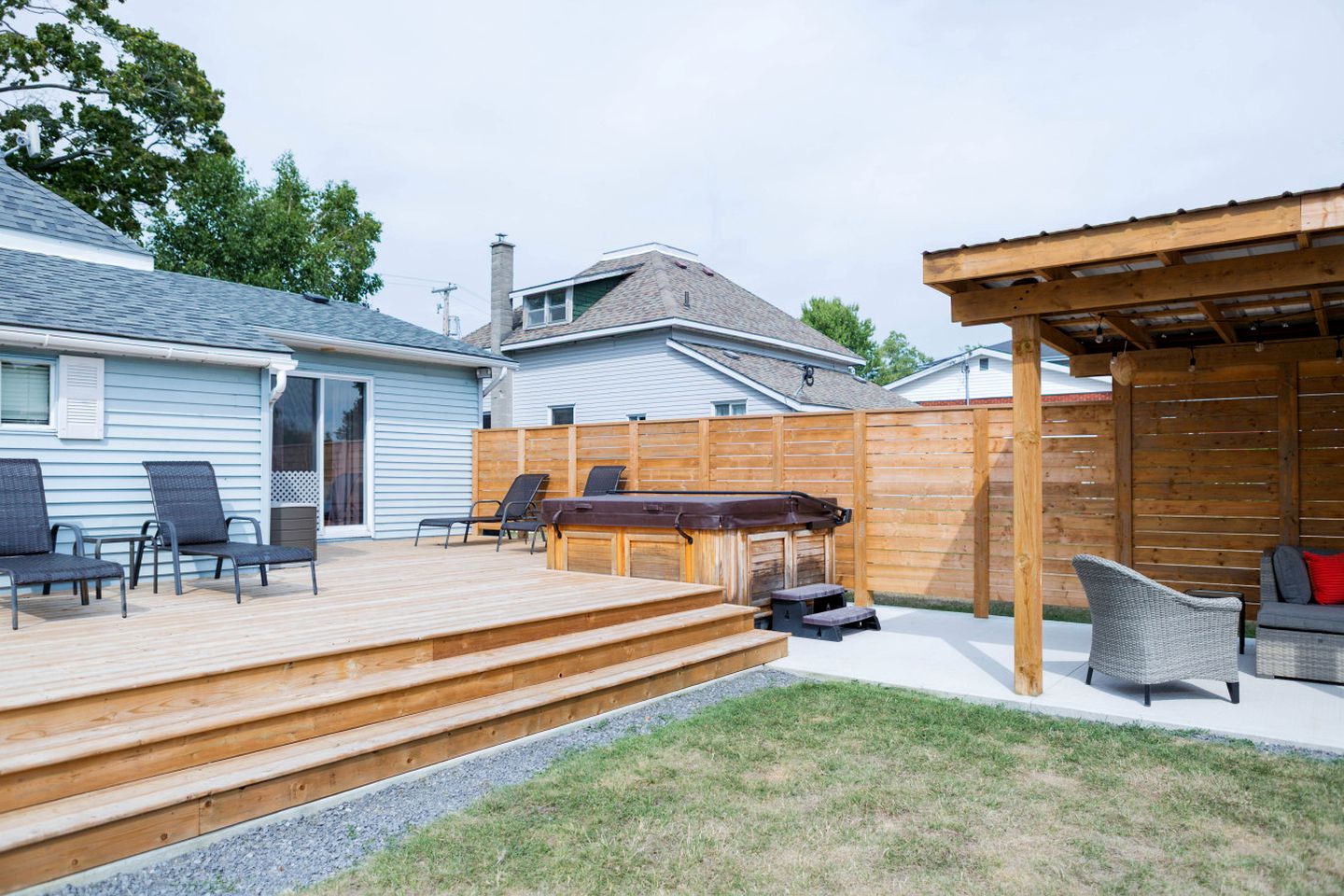 Charming Cottage with Firepit & Walk-to-Beach Access near Main Street in Wellington, Ontario