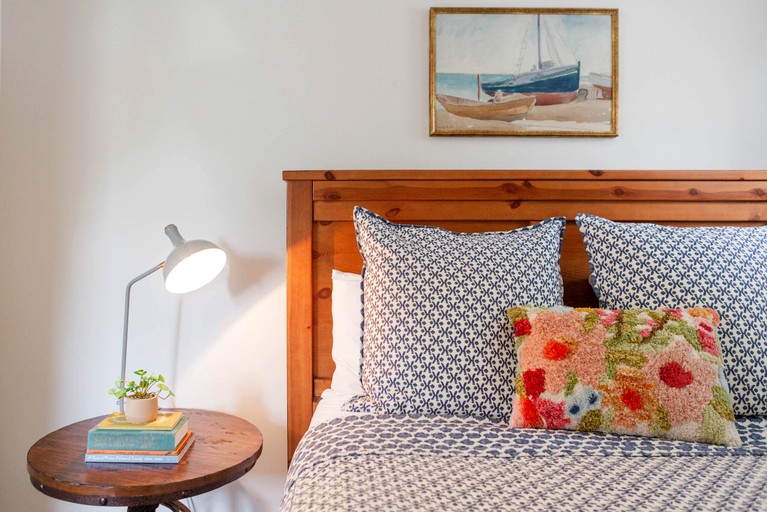 Cottages (Canada, Prince Edward, Ontario)