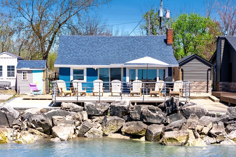 Cottages (Canada, Kingsville, Ontario)