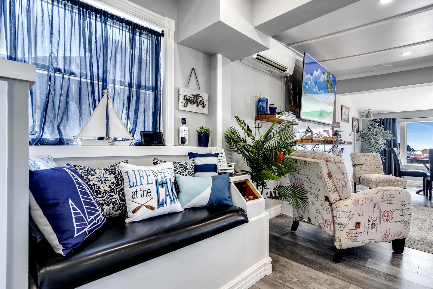 Charming Cottage on Lake Erie for an Unforgettable Kingsville Getaway in Ontario