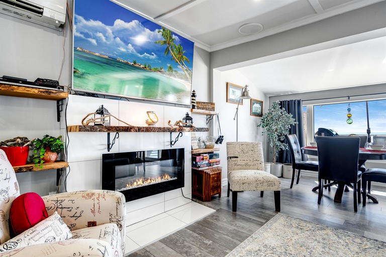 Cottages (Canada, Kingsville, Ontario)