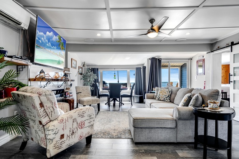 Cottages (Canada, Kingsville, Ontario)