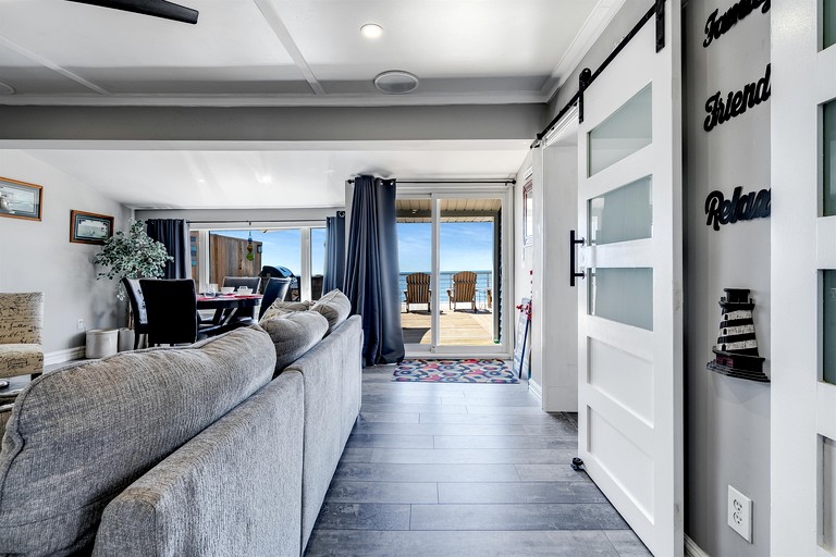 Cottages (Canada, Kingsville, Ontario)