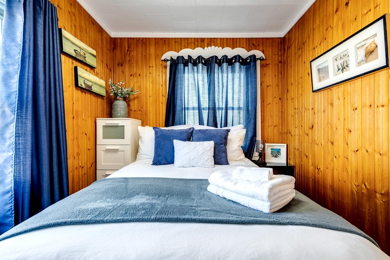 Cottages (Canada, Kingsville, Ontario)