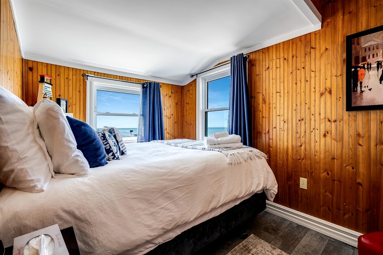 Cottages (Canada, Kingsville, Ontario)