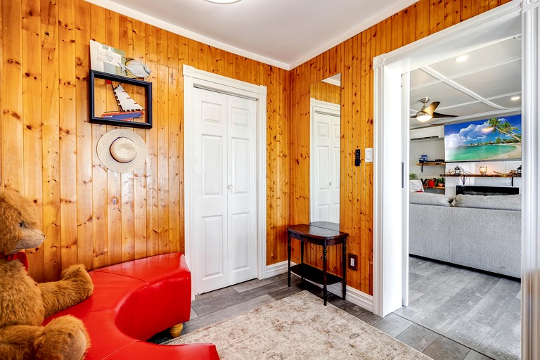 Cottages (Canada, Kingsville, Ontario)