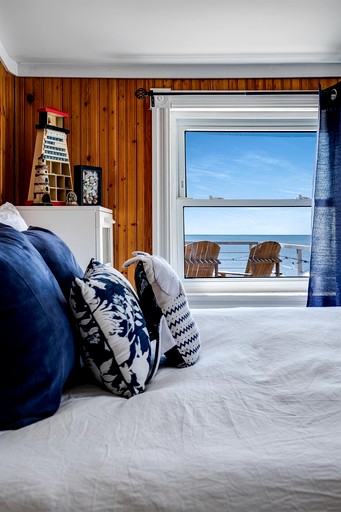 Cottages (Canada, Kingsville, Ontario)