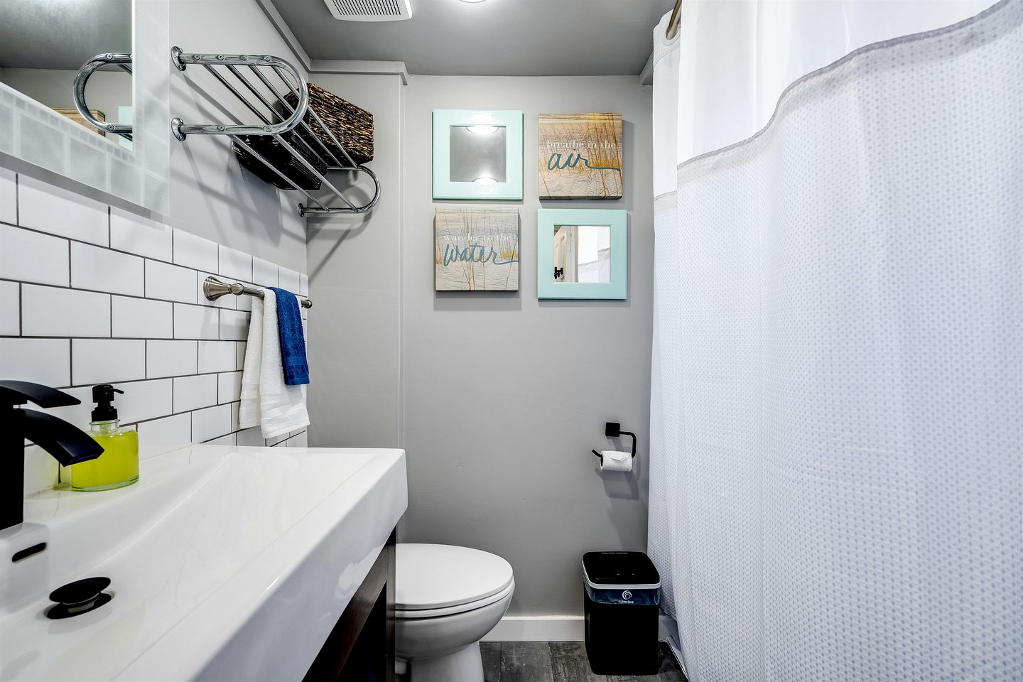 Charming Cottage on Lake Erie for an Unforgettable Kingsville Getaway in Ontario