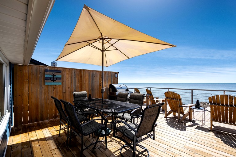 Cottages (Canada, Kingsville, Ontario)