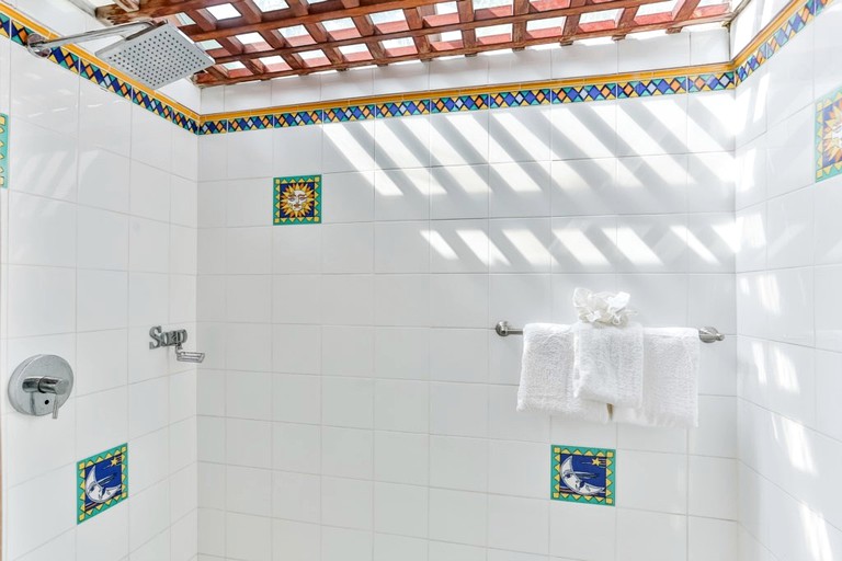 Cottages (Saint Lucia, Corinth, Gros Islet)