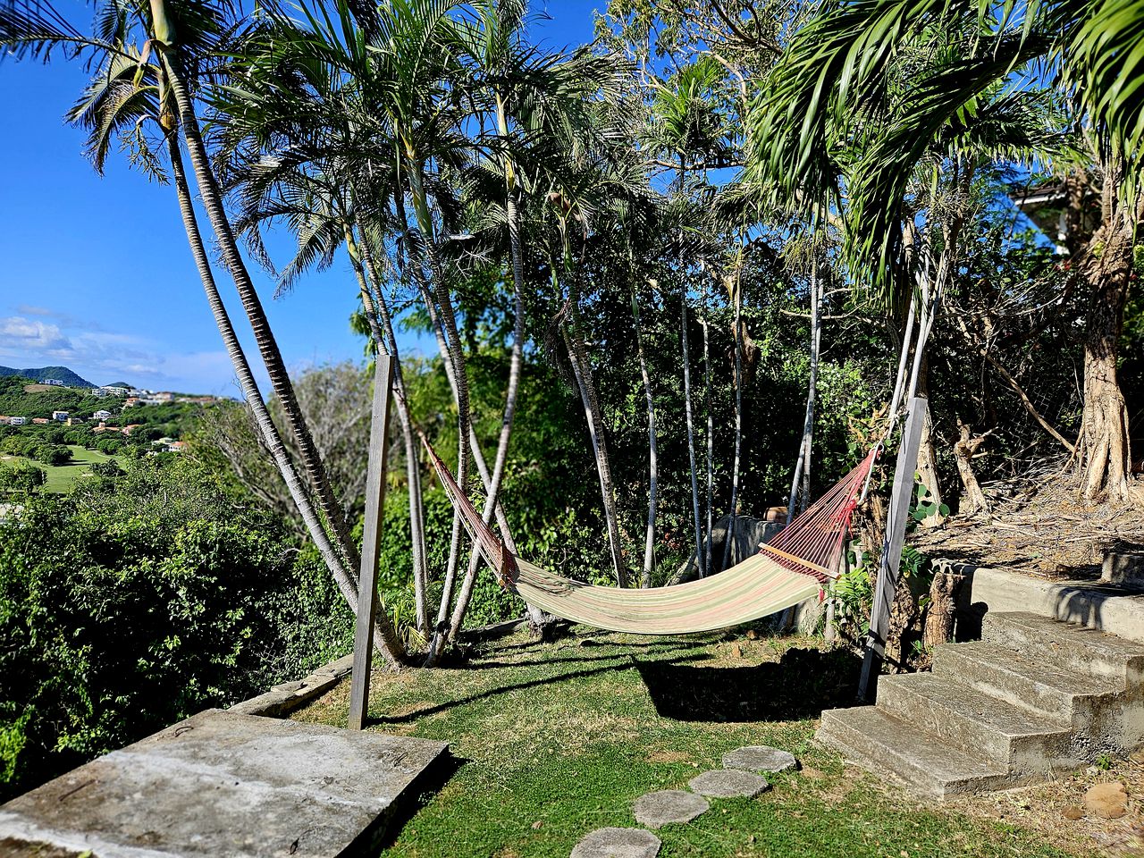 Charming Cottage with Pool Amazing for a Romantic Getaway in Corinth, Gros Islet