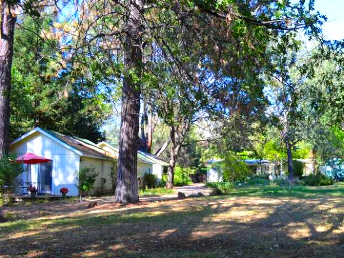 Cottages (Middletown, California, United States)