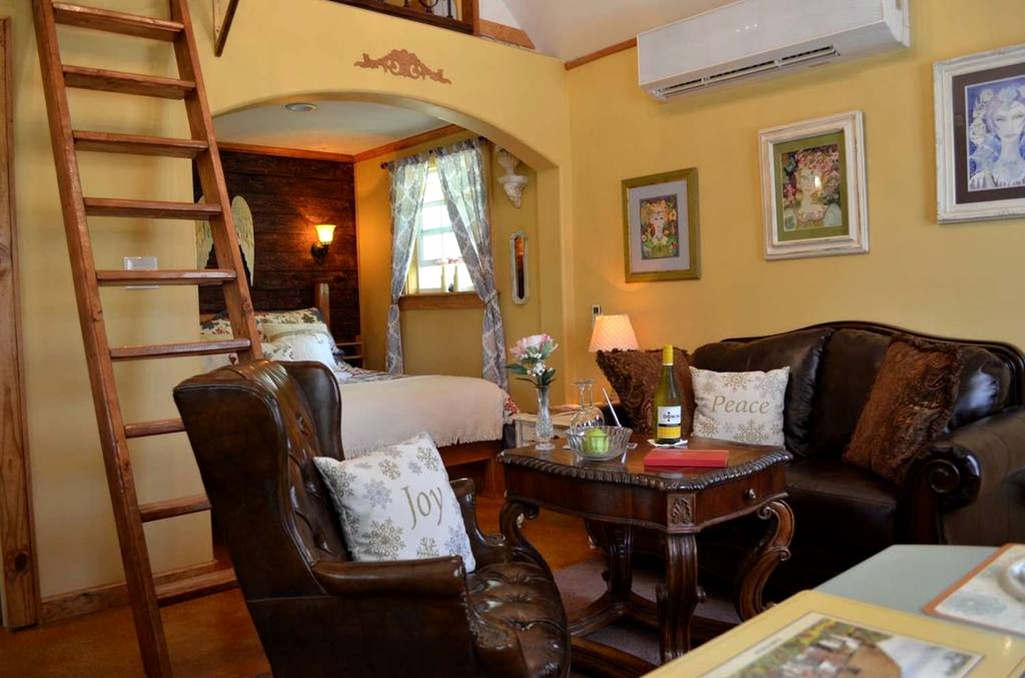 Charming Cottage Rental on a Bed and Breakfast near Downtown Fredericksburg, Texas