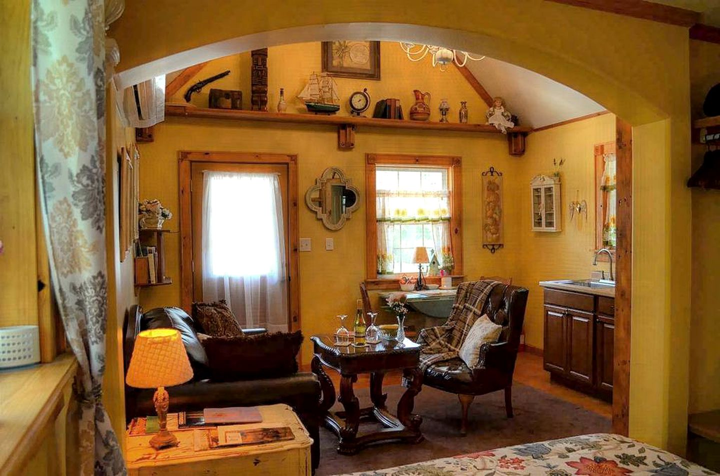 Charming Cottage Rental on a Bed and Breakfast near Downtown Fredericksburg, Texas