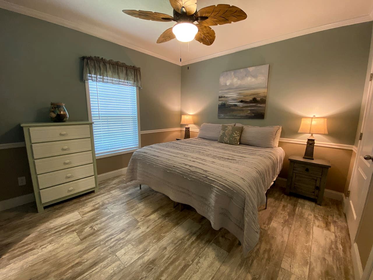 Charming Cottage Surrounded by Trees in Dunnellon, Florida