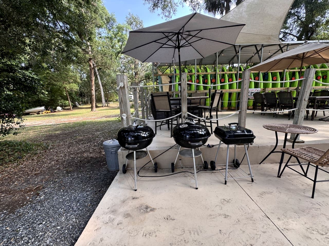 Charming Cottage Surrounded by Trees in Dunnellon, Florida
