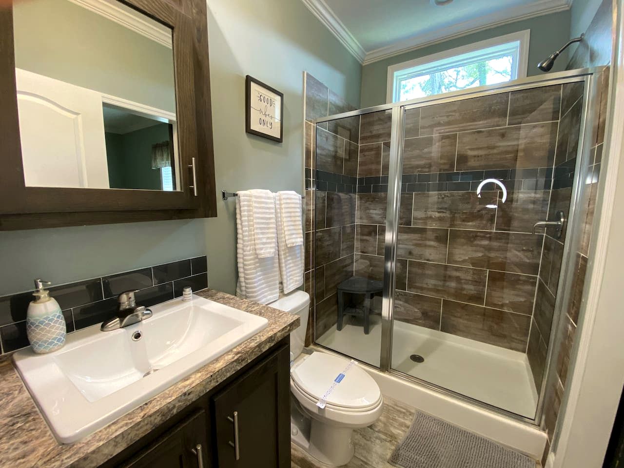 Charming Cottage Surrounded by Trees in Dunnellon, Florida