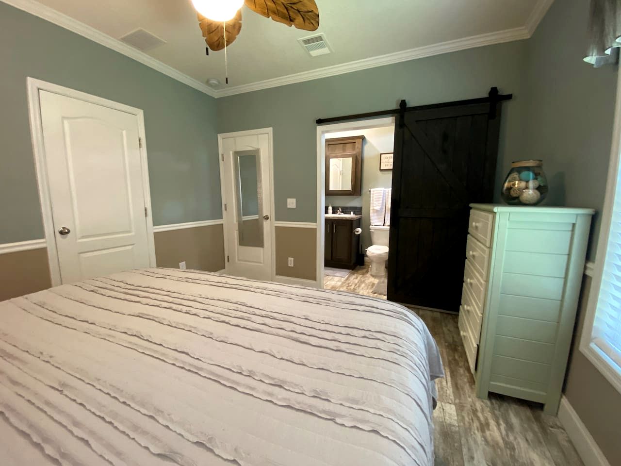 Charming Cottage Surrounded by Trees in Dunnellon, Florida