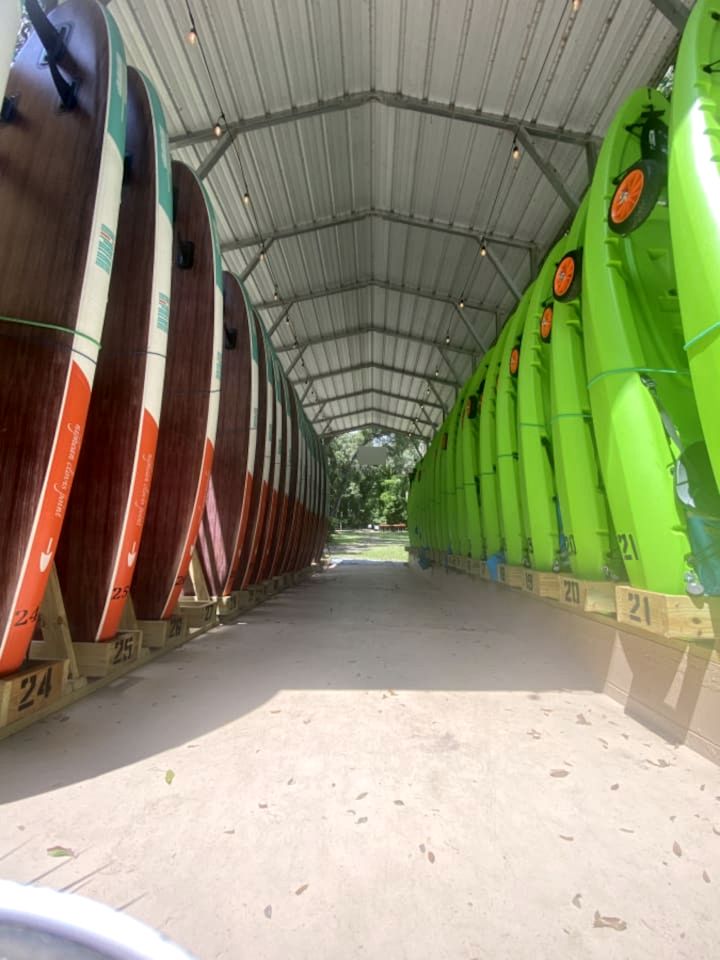 Charming Cottage Surrounded by Trees in Dunnellon, Florida