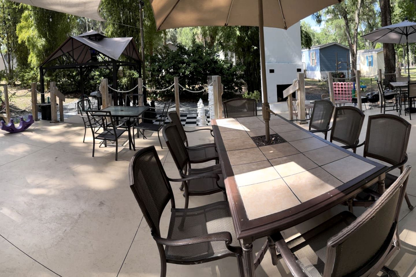 Charming Cottage Surrounded by Trees in Dunnellon, Florida