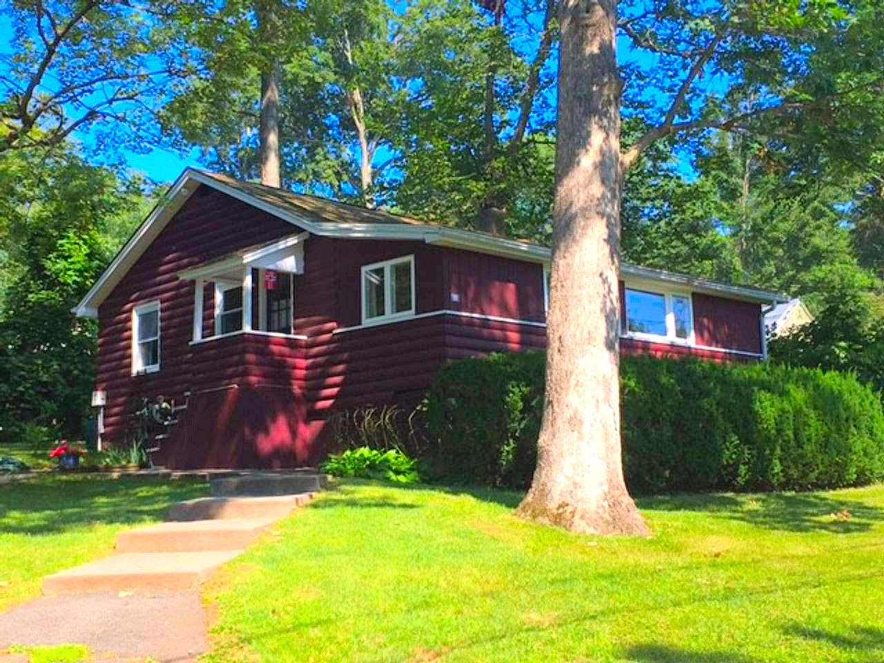 Charming Cottage with Home Comforts near Wadsworth Falls State Park, Connecticut