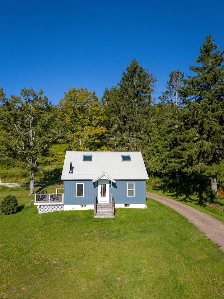 Charming Countryside Escape with Forest Trails & Cozy Comfort in Walton, New York