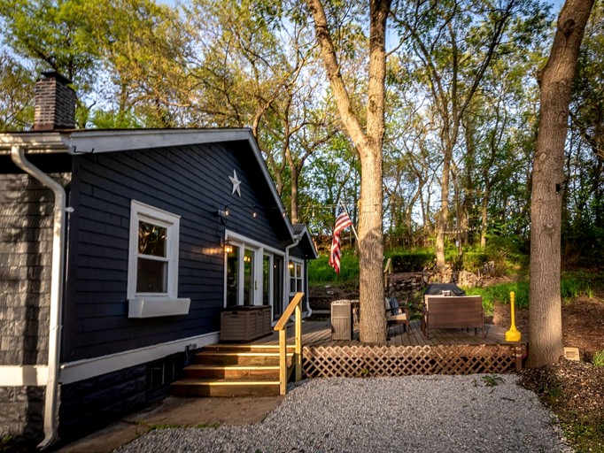 Cabins (United States of America, Gary, Indiana)