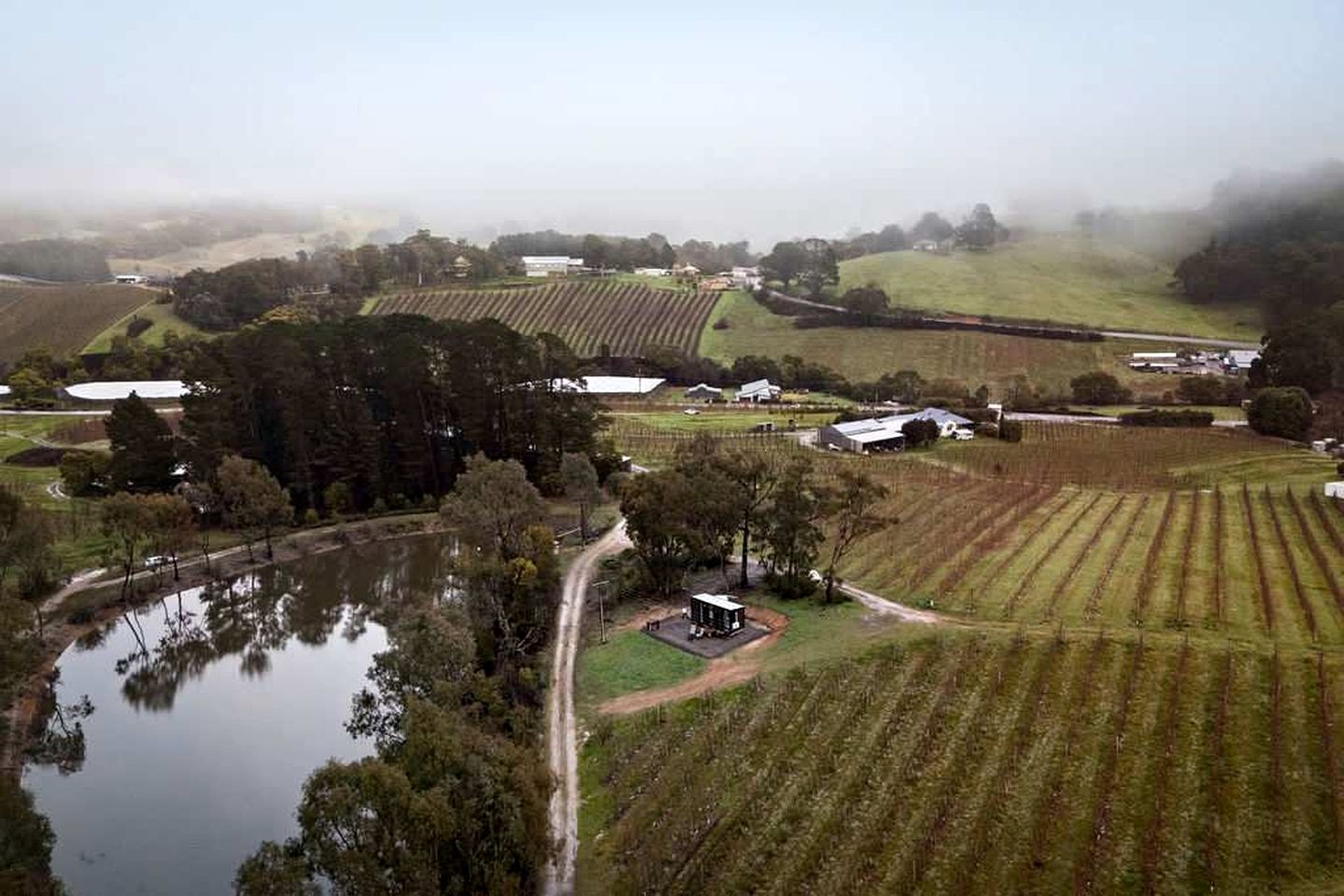Charming Farm Stay Tiny Home with Apple Orchard & Dam Views near Adelaide in Lenswood, South Australia