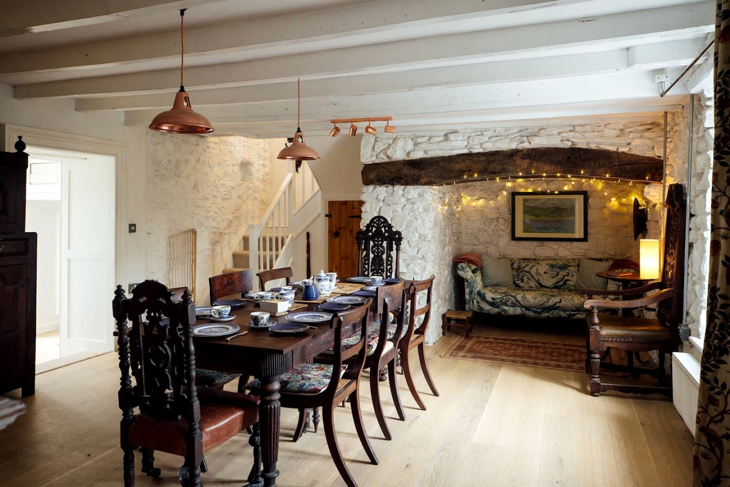 Charming Luxurious Cottage with Spectacular Interior and Beautiful Countryside Views in UK