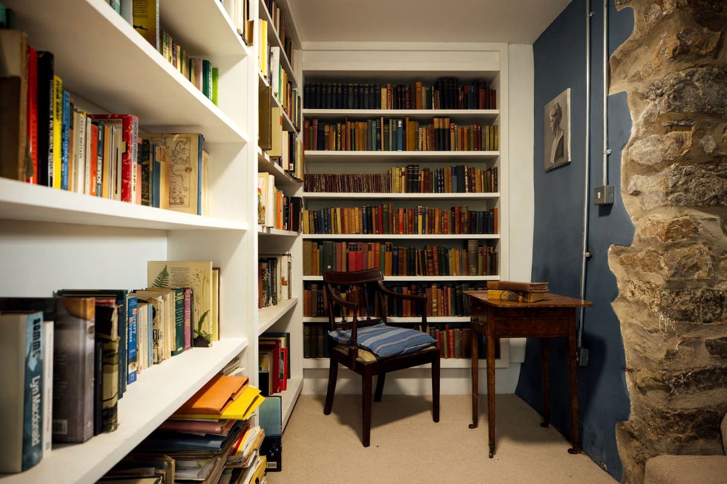 Charming Luxurious Cottage with Spectacular Interior and Beautiful Countryside Views in UK