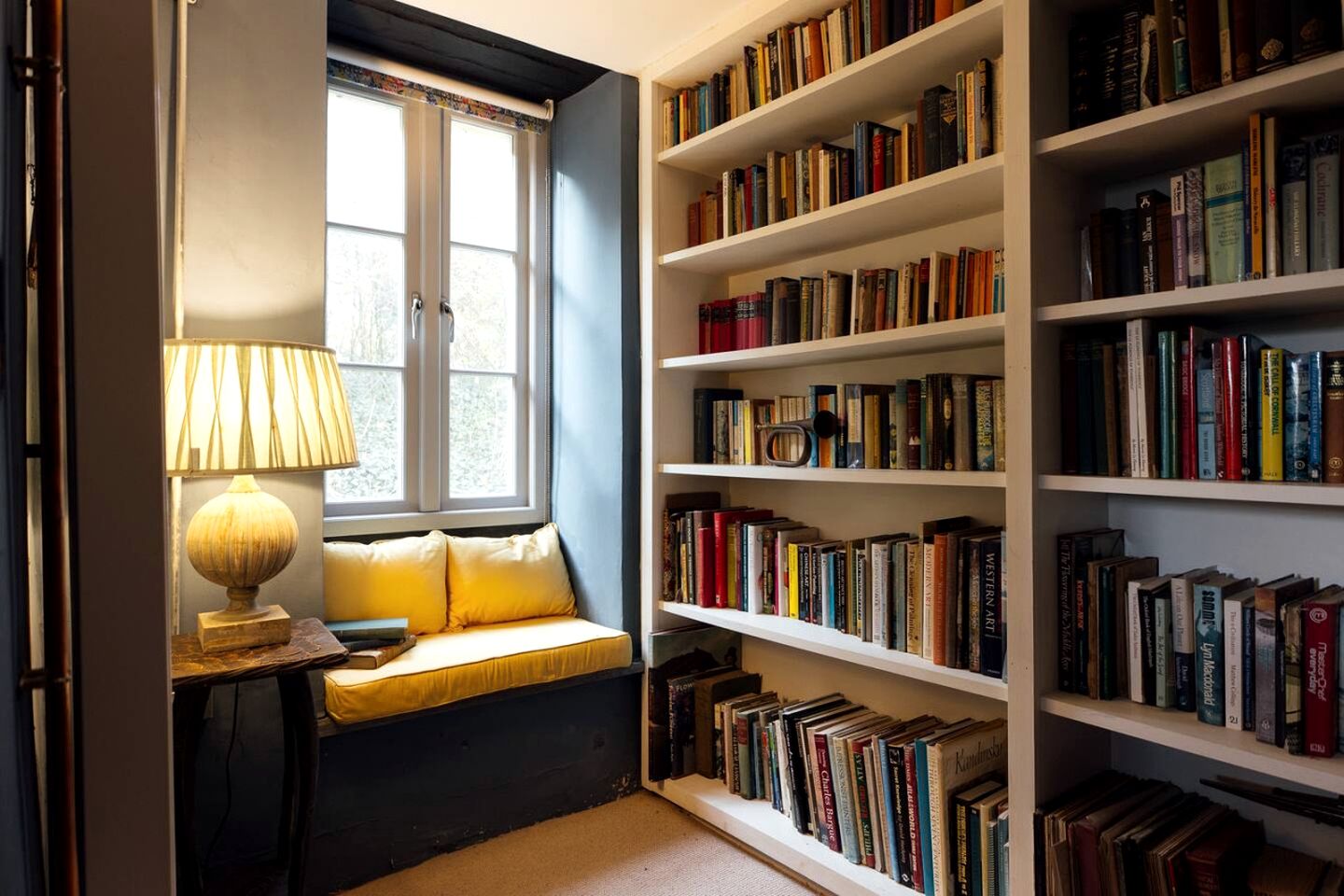Charming Luxurious Cottage with Spectacular Interior and Beautiful Countryside Views in UK