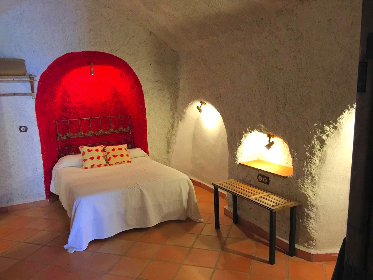 Charming and Family-Friendly Cave near Granada, Spain