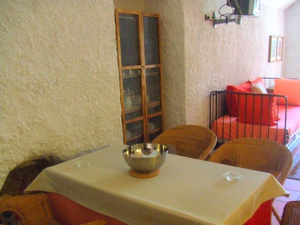 Charming and Family-Friendly Cave near Granada, Spain