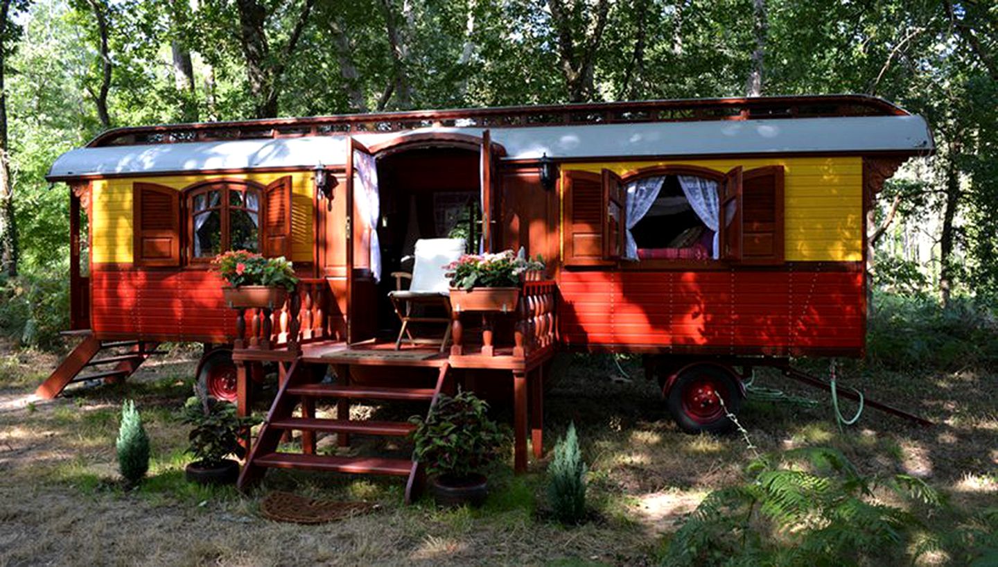 Charming Gypsy Caravan Rentals in Countryside near Valence, France