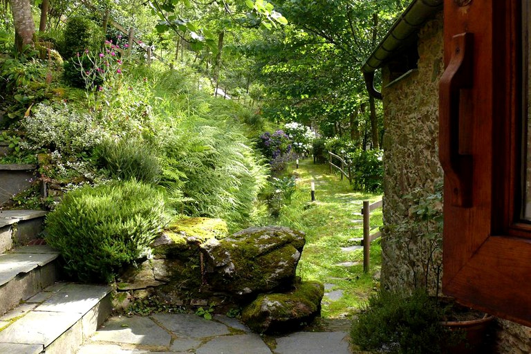 Cottages (Ortigueira, Galicia, Spain)