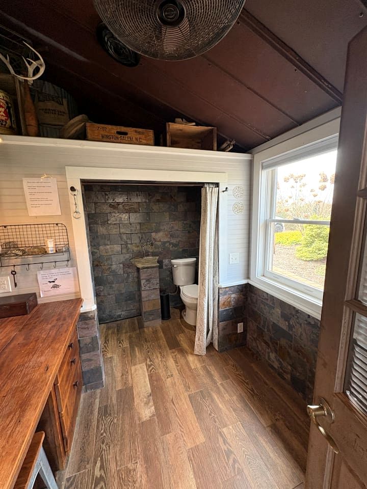 Historic Restored Tobacco Barn Retreat with Private Hot Tub near Pilot Mountain in Tobaccoville, North Carolina