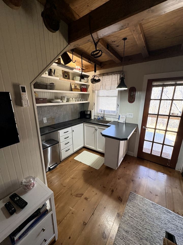 Historic Restored Tobacco Barn Retreat with Private Hot Tub near Pilot Mountain in Tobaccoville, North Carolina