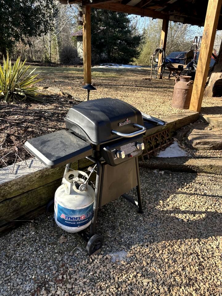 Historic Restored Tobacco Barn Retreat with Private Hot Tub near Pilot Mountain in Tobaccoville, North Carolina