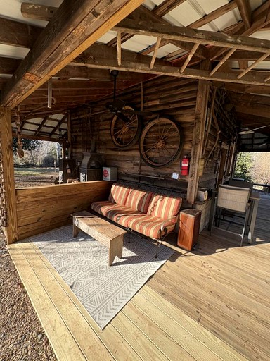 Cabins (United States of America, Tobaccoville, North Carolina)