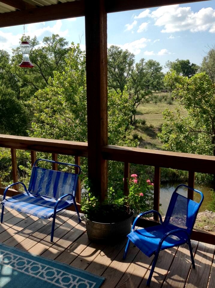 Charming King-Size Cabin with Wi-Fi and Deck in Fredericksburg, Texas