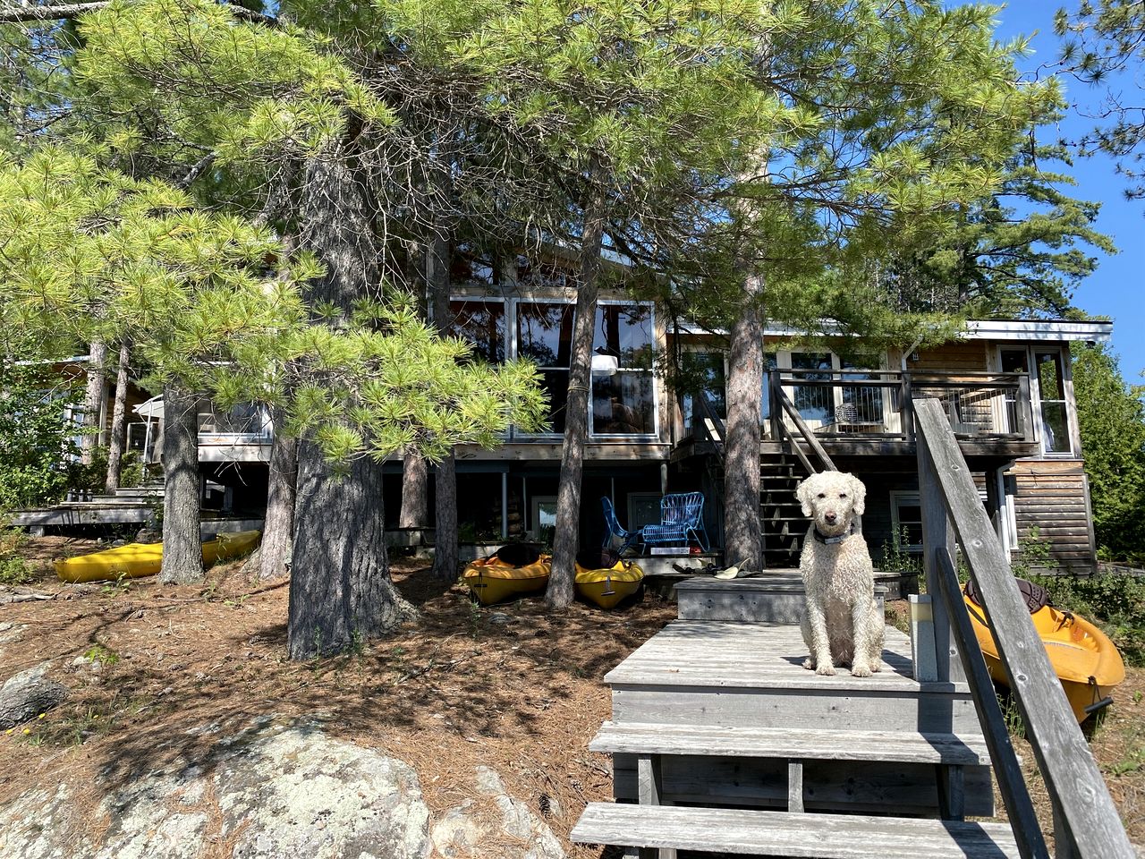 Charming Lake Cottage in Val des Monts, Quebec