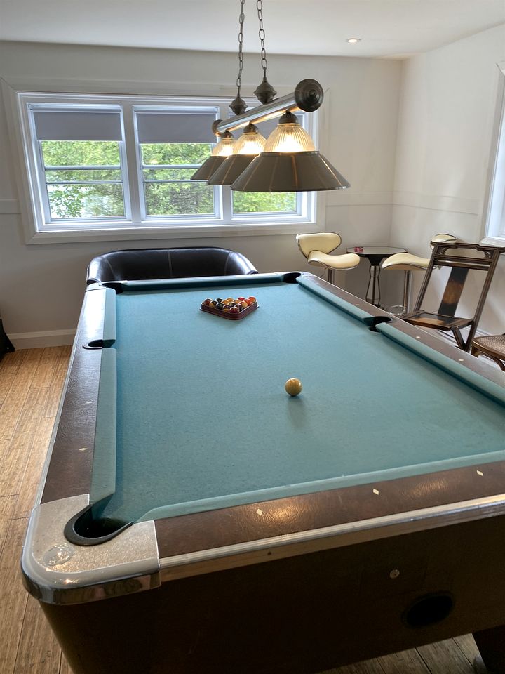 Charming Lake Cottage in Val des Monts, Quebec