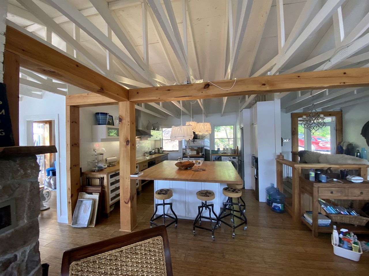 Charming Lake Cottage in Val des Monts, Quebec