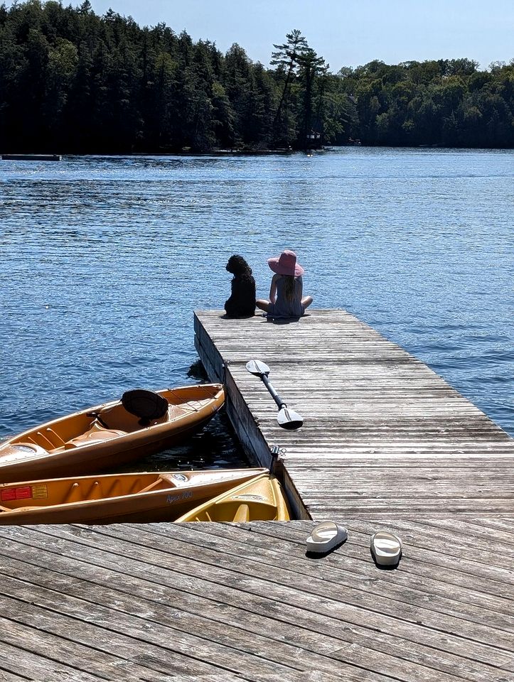 Charming Lake Cottage in Val des Monts, Quebec