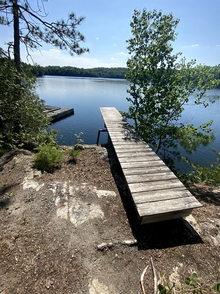 Charming Lake Cottage in Val des Monts, Quebec