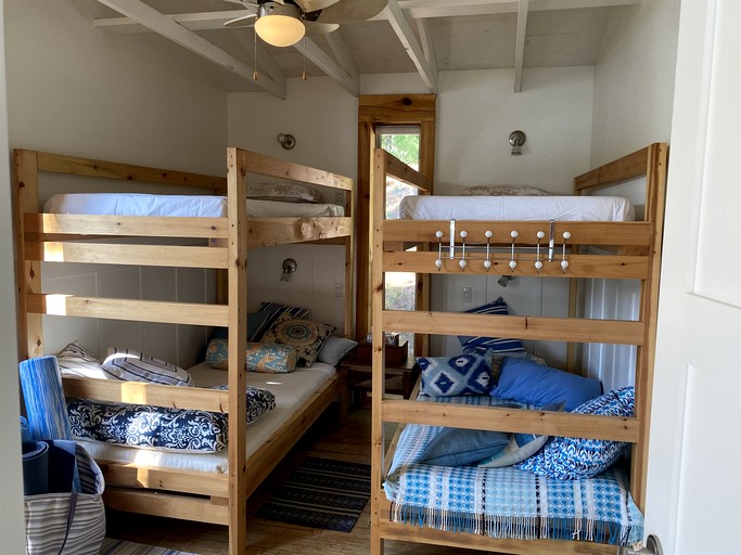 Cottages (Canada, Val des Monts, Quebec)